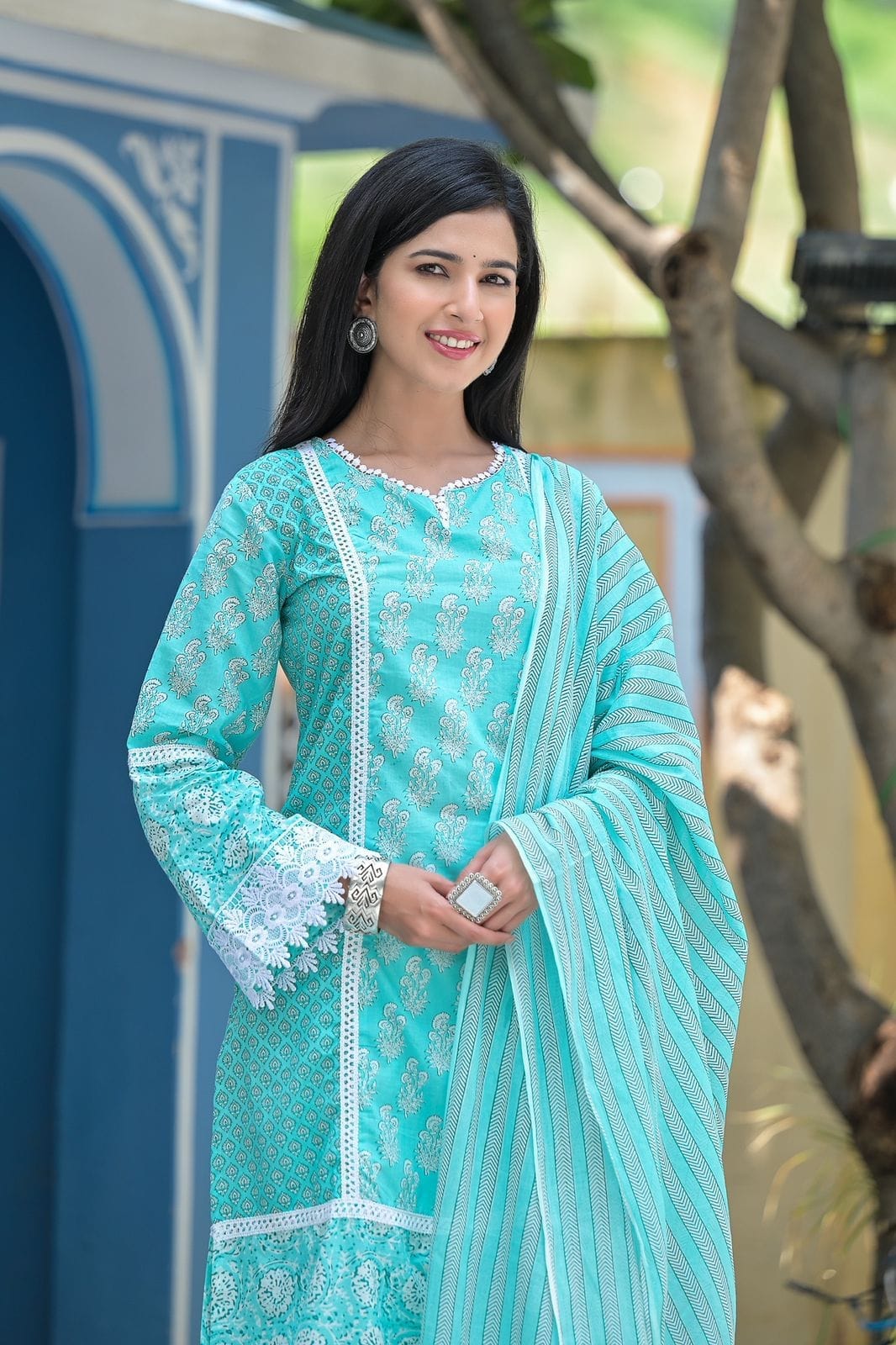 Kriti's favourite Chochet Embroidered Sky Shade Suit (Set of 3) - Craftystyles